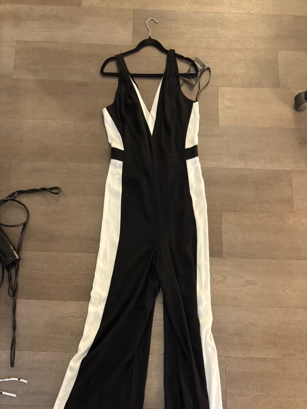 White House Black Market Black & White Wide Leg Jumpsuit NWT – Size 6